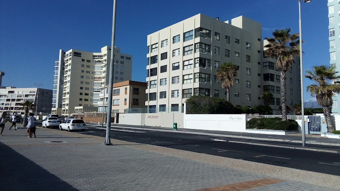 To Let 3 Bedroom Property for Rent in Strand Central Western Cape